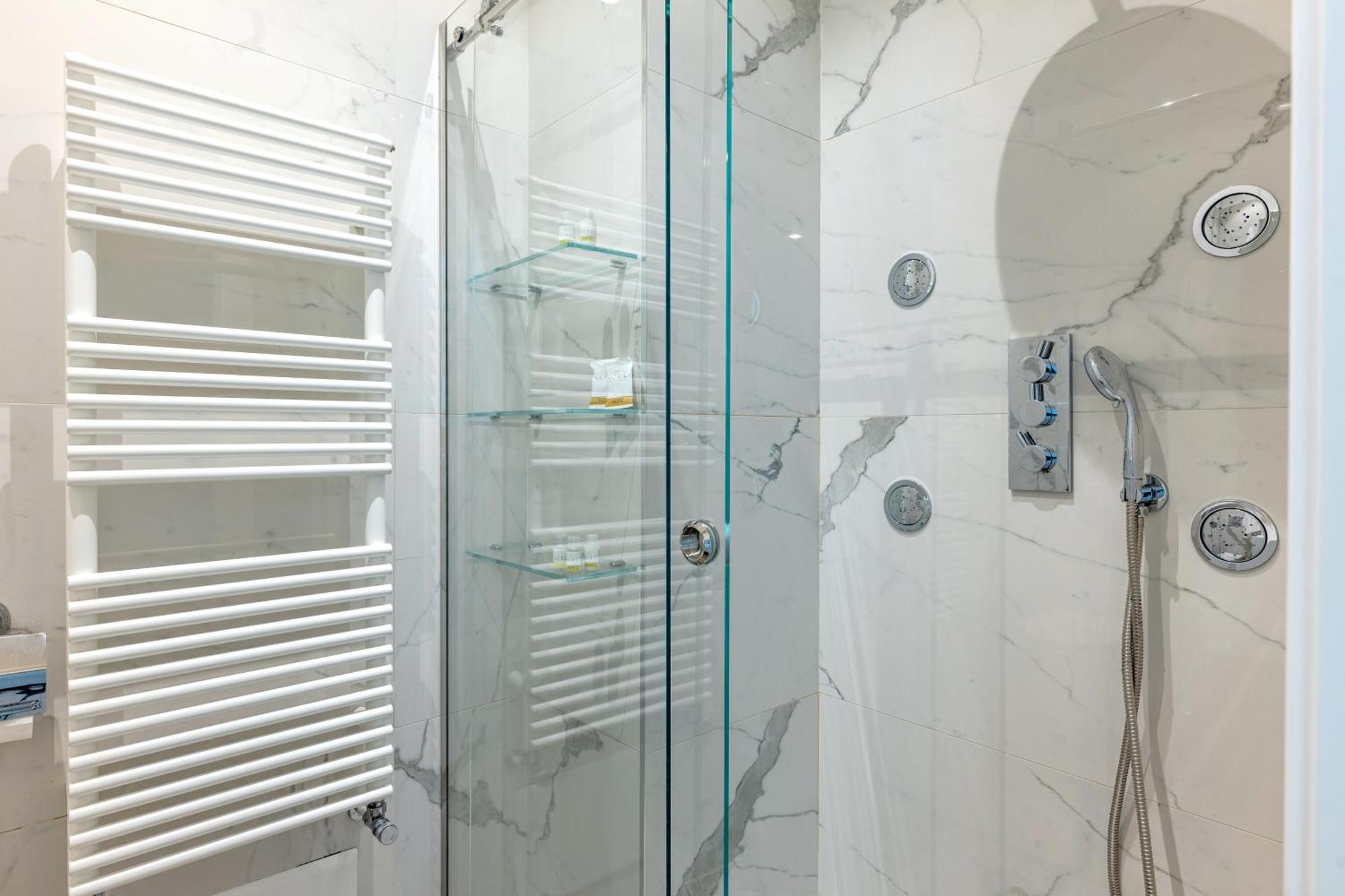 Exclusive Deluxe Apt Up To 6 People & Heated Tub Polignano a Mare Dış mekan fotoğraf